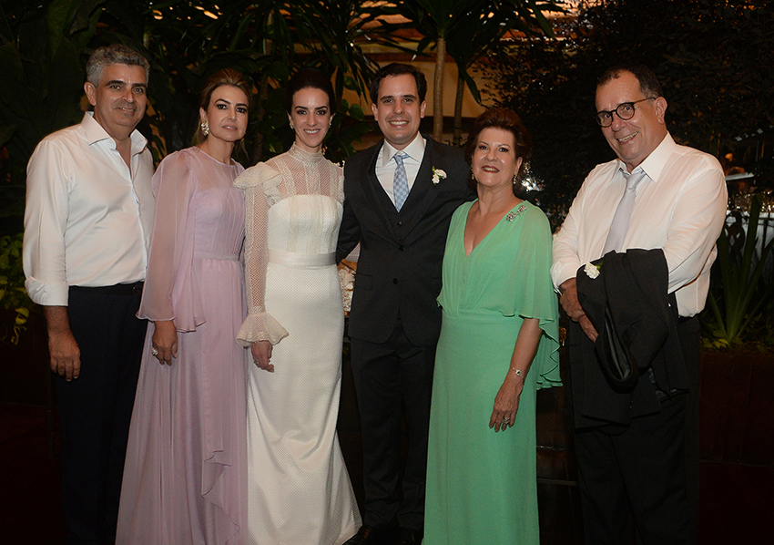 O Casamento de Beatriz Oliveira e João Pedro Bahiana no Buffet do restaurante Amado