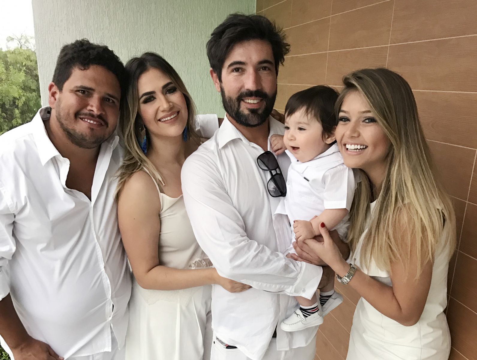 O ator Sandro Pedroso faz o batizado de seu filho Noah em Goiania na casa do padrinho do filho Rapha Eduardo.